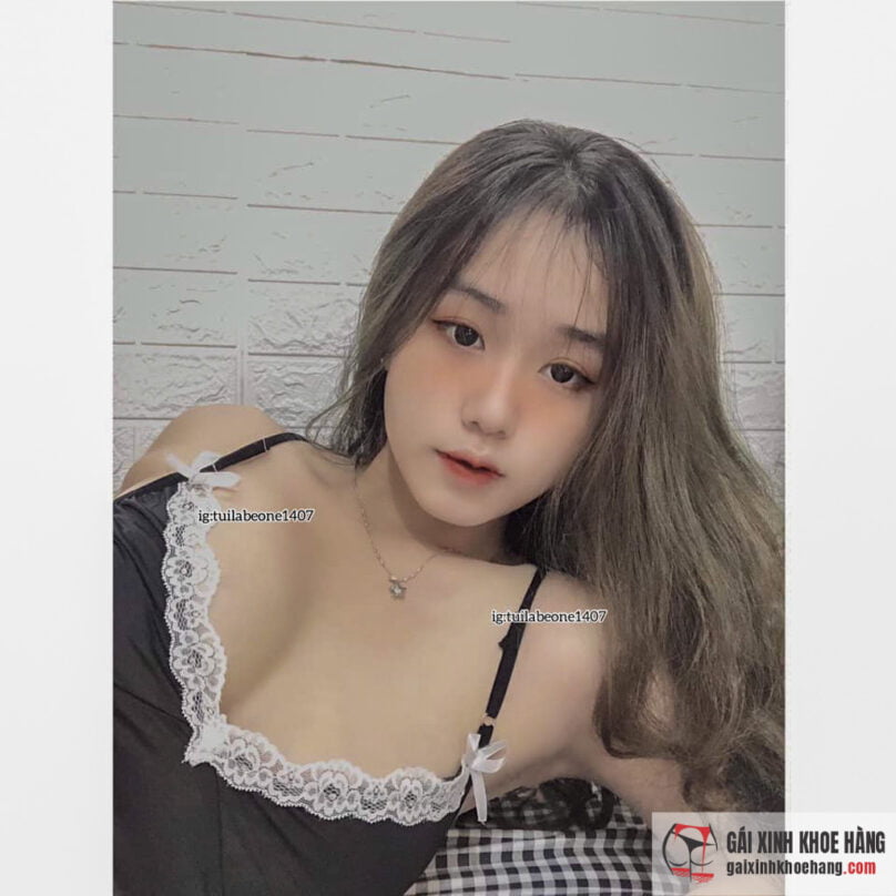 Cùng ngắm loạt ảnh khoe vòng 1 đẫy đà của Beo Thỏ