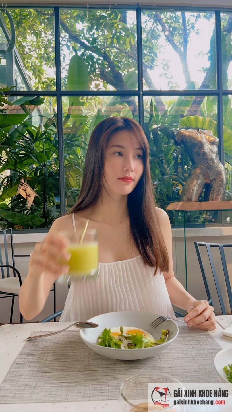 Diễm My 9x khoe đường cong nóng bỏng qua loạt ảnh bikini sexy