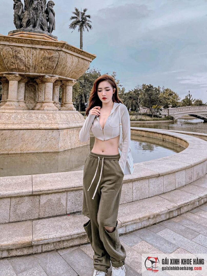 Cùng ngắm loạt ảnh khoe vòng 1 bốc lửa của Đồng Thảo My