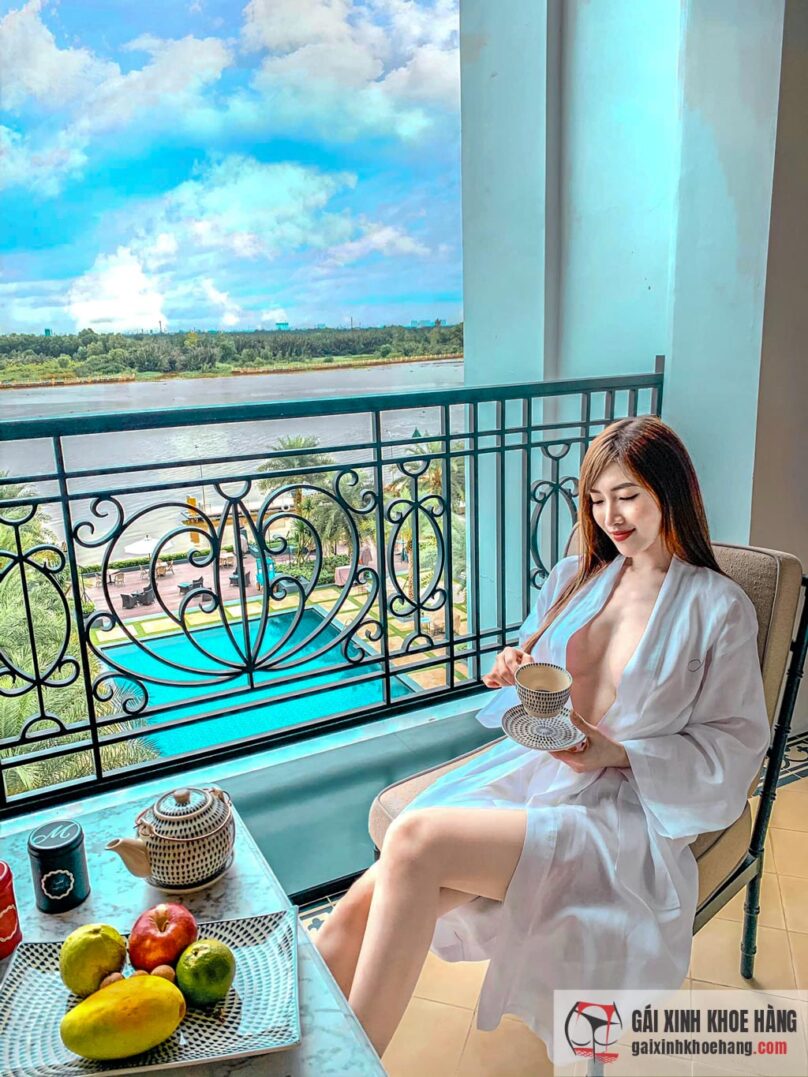 Đồng Thảo My show vòng 1 khiến cộng đồng mạng nóng mắt