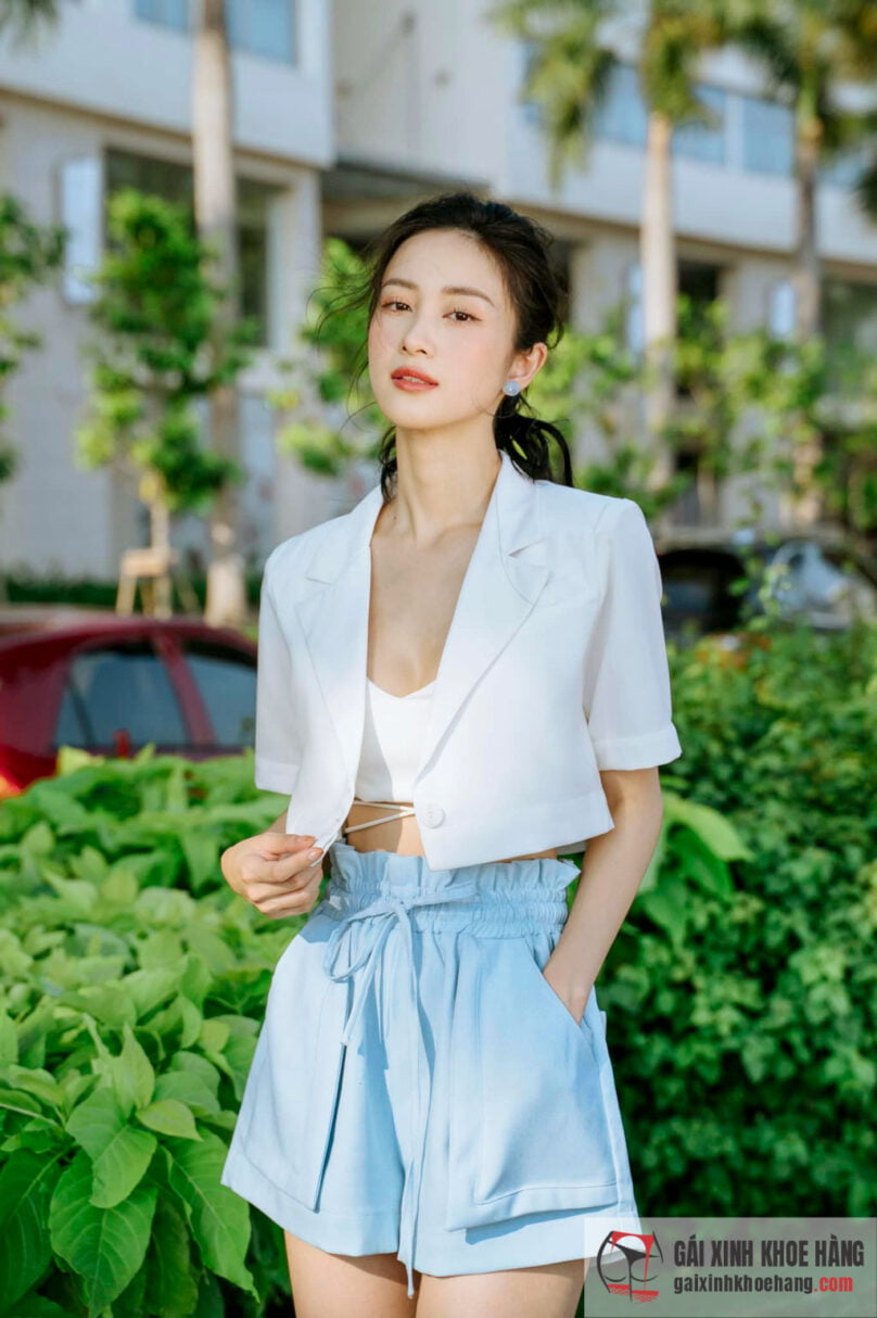 Nàng thơ Jun Vũ khiến fan bỏng mắt với loạt ảnh bikini