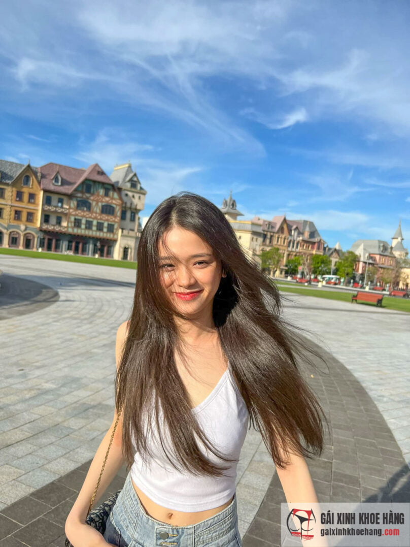 Cùng ngắm nhìn loạt ảnh sang xịn mịn của Linh Ka