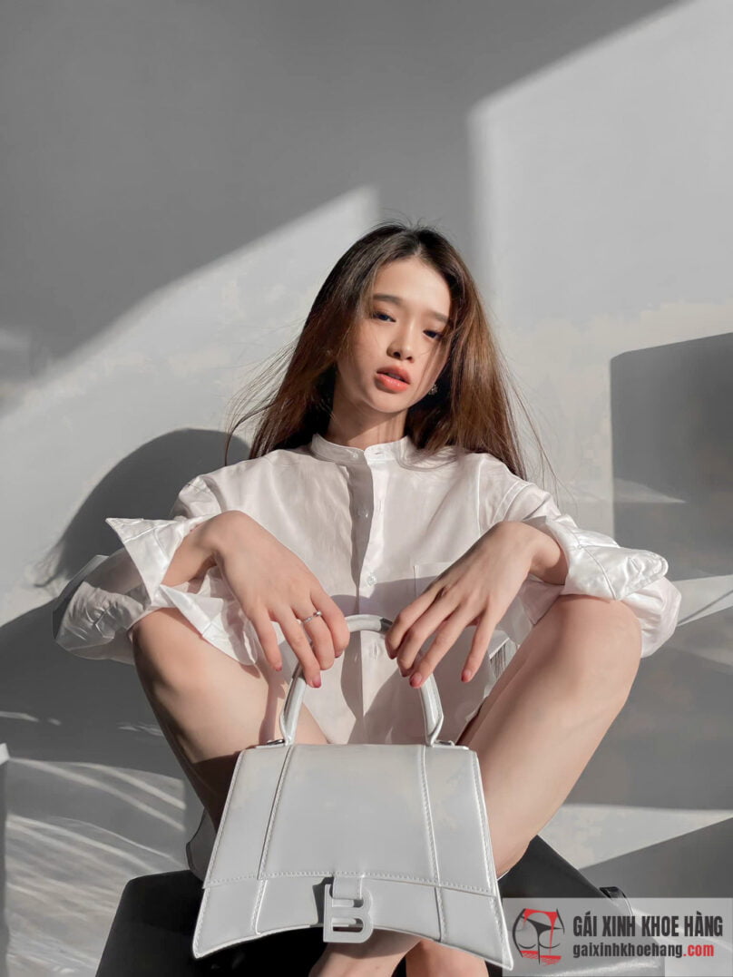 Vượt qua các tai tiếng, Linh Ka ngày càng xinh đẹp sắc sảo