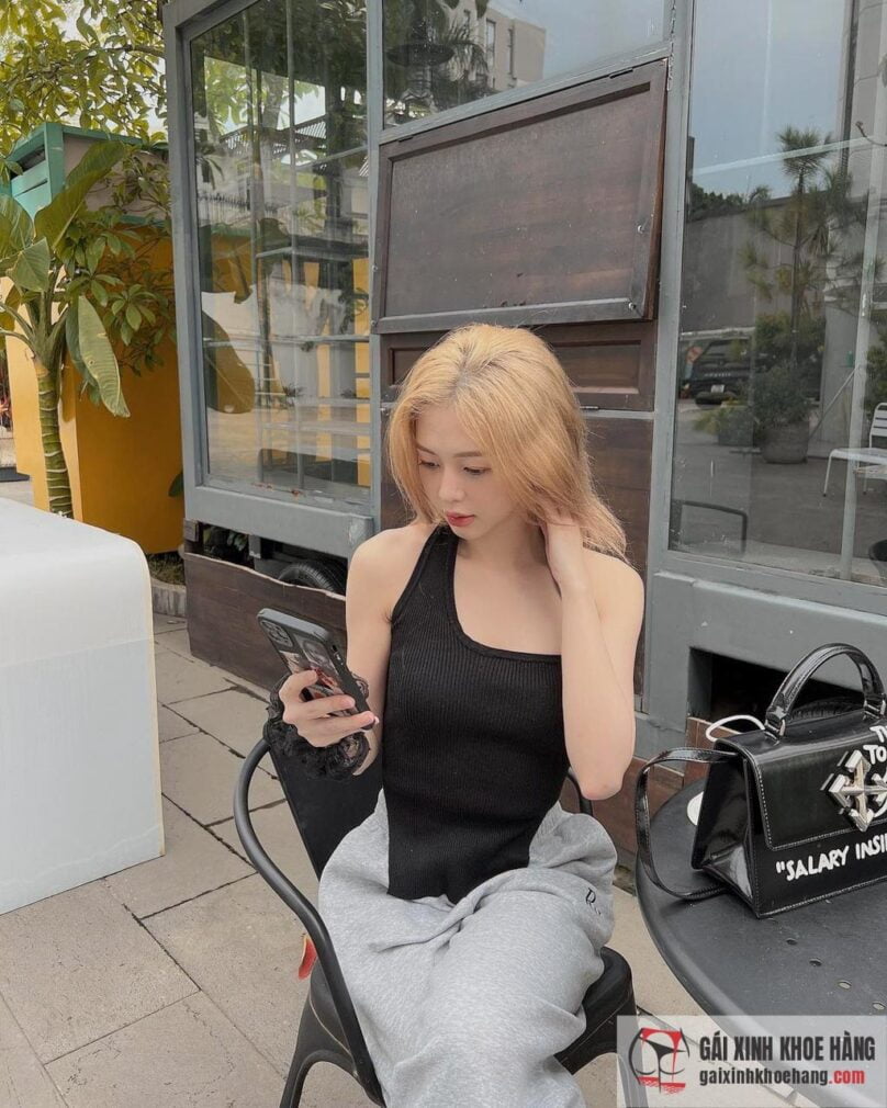 Cùng ngắm nhìn loạt ảnh sexy nóng bỏng của ca sĩ Liz Kim Cương