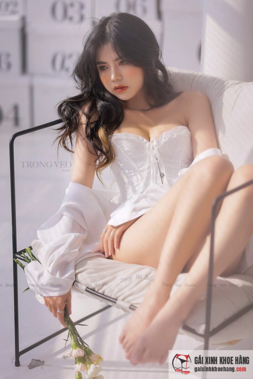 Cùng ngắm nhìn những hình ảnh sexy của Mai Dora