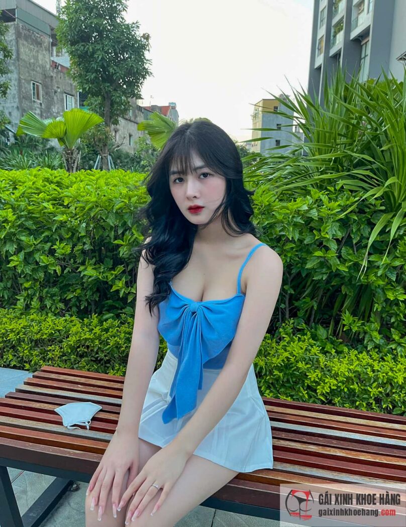 Bộ ảnh xinh đẹp thuần khiết của nữ thần học đường Quỳnh Alee