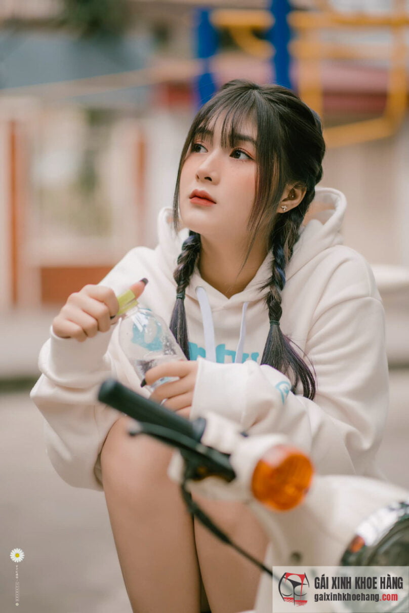 Bộ ảnh xinh đẹp thuần khiết của nữ thần học đường Quỳnh Alee