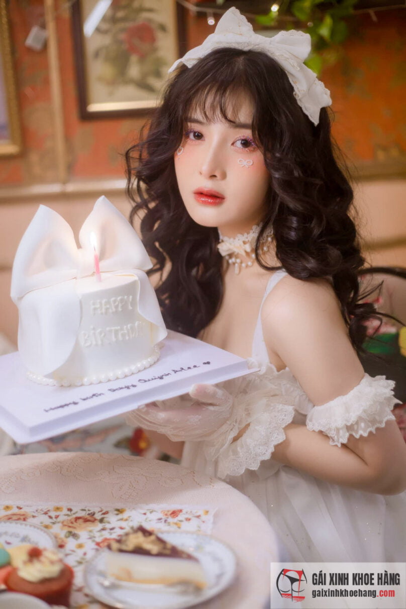 Cùng ngắm nhìn những hình ảnh xinh đẹp thuần khiết của Quỳnh Alee
