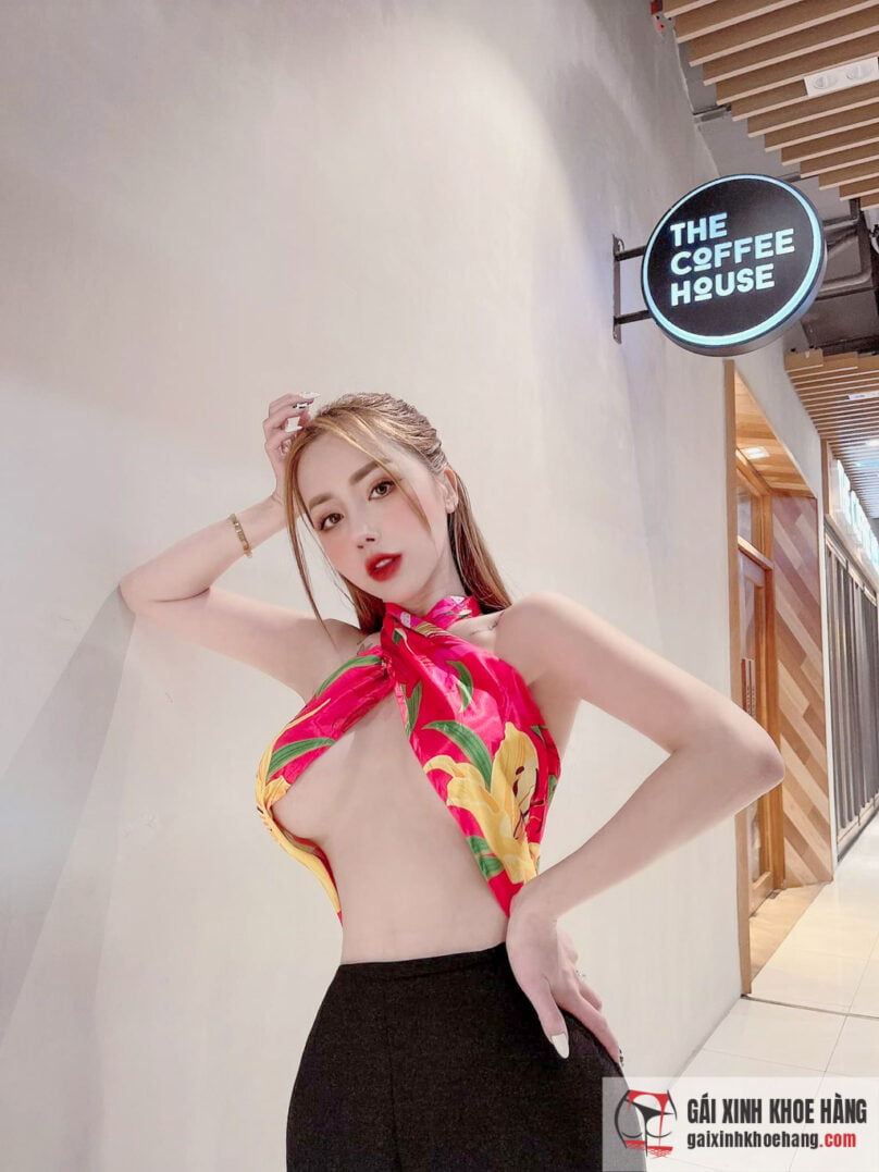 Hot girl Tăng Thiên Kim mặc bikini khoe đường cong nóng bỏng mắt