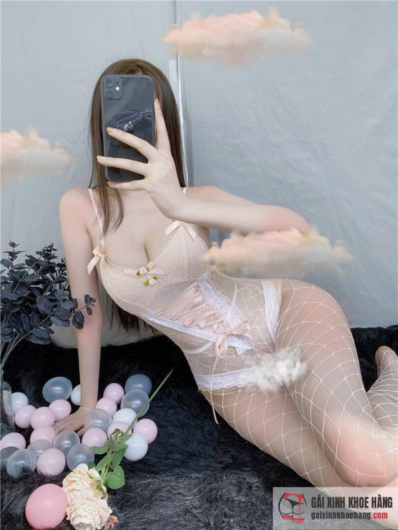 Hot girl Tăng Thiên Kim mặc bikini khoe đường cong nóng bỏng mắt
