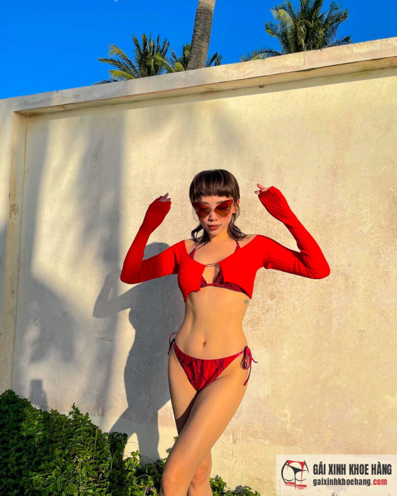 Cùng ngắm nhìn những hình ảnh bikini sexy của Tóc Tiên