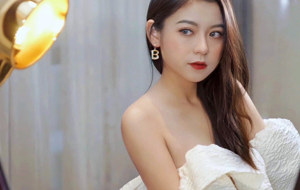 Cùng ngắm thêm những hình ảnh sexy của Trang Lucy