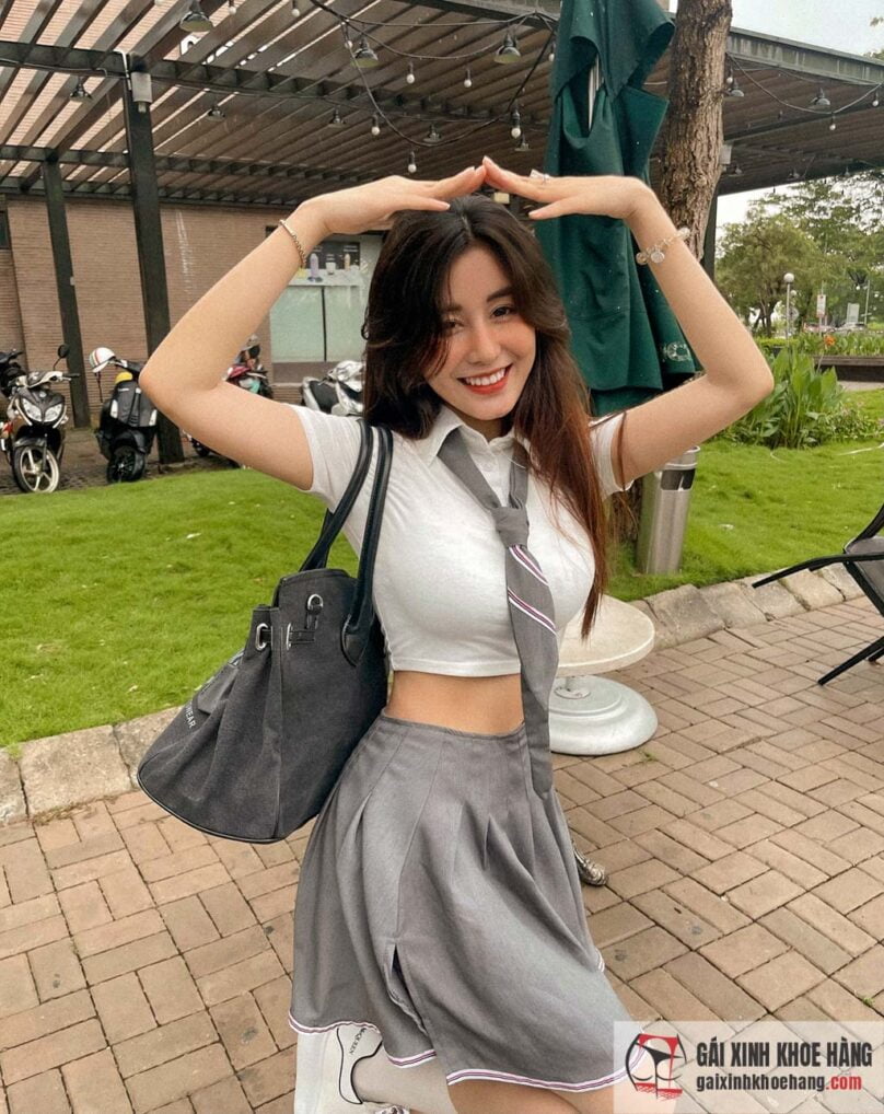 Ngắm nhìn những hình ảnh sexy gợi cảm của Võ Ngọc Trân