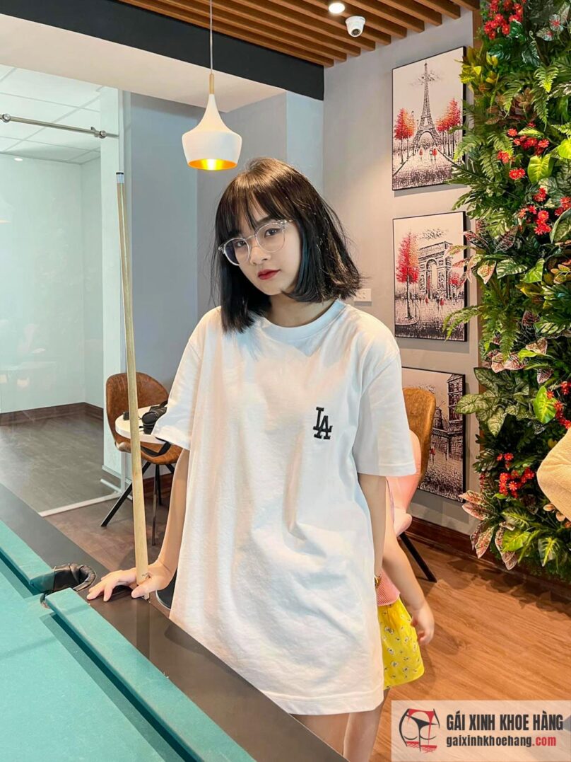 Loạt ảnh Gấm Kami khoe đường cong gợi cảm quyến rũ