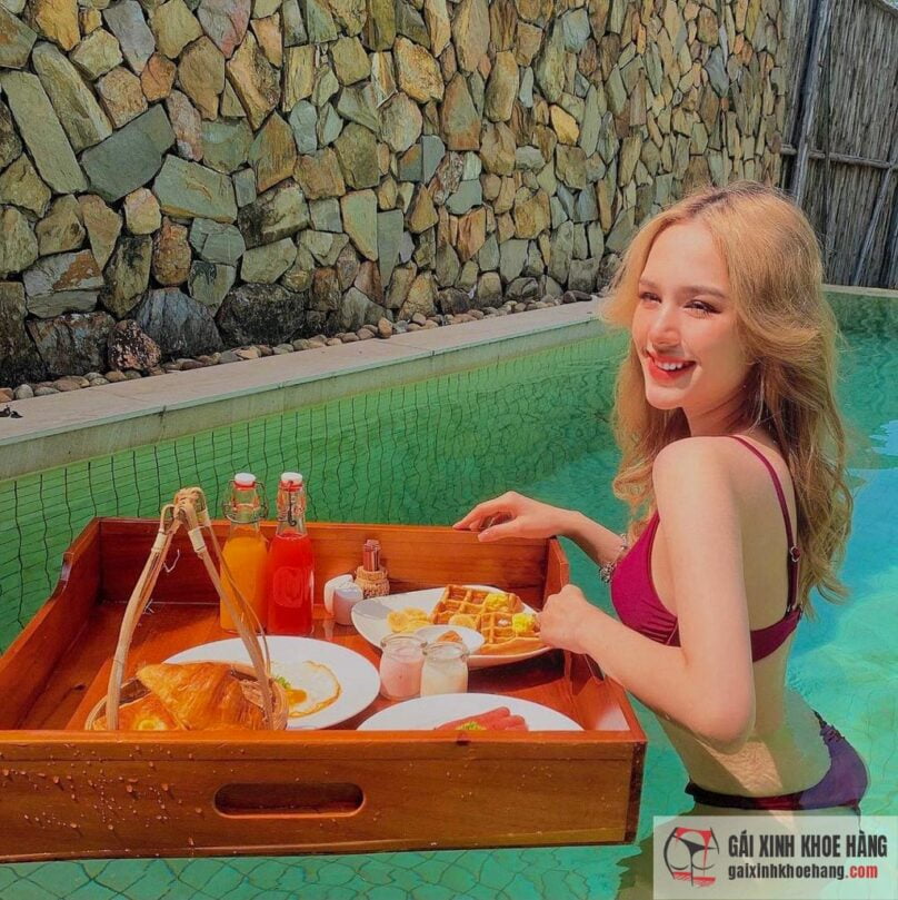 Xoài Non diện bikini sexy khoe đường cong nuột nà đến bỏng mắt