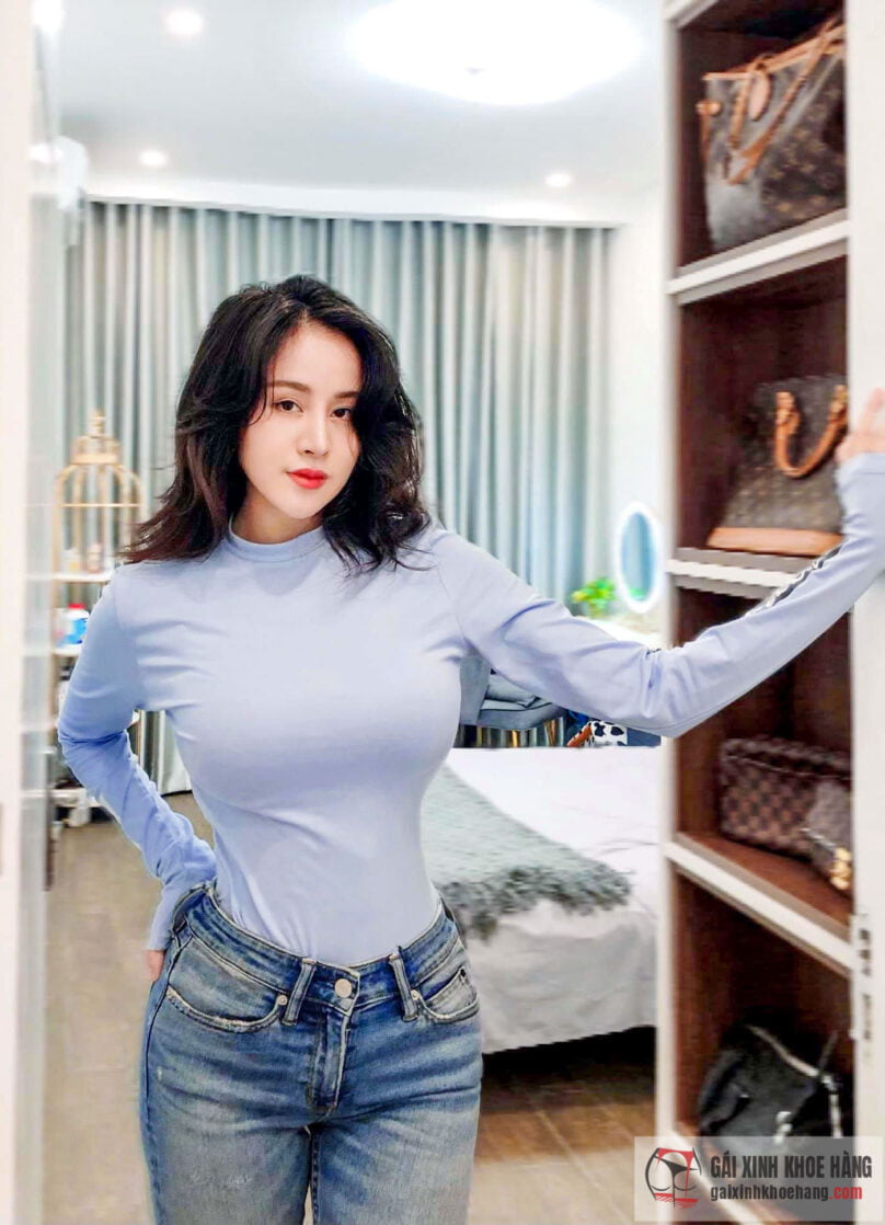 Cùng xem những hình ảnh khoe body bốc lửa của Bà Tưng