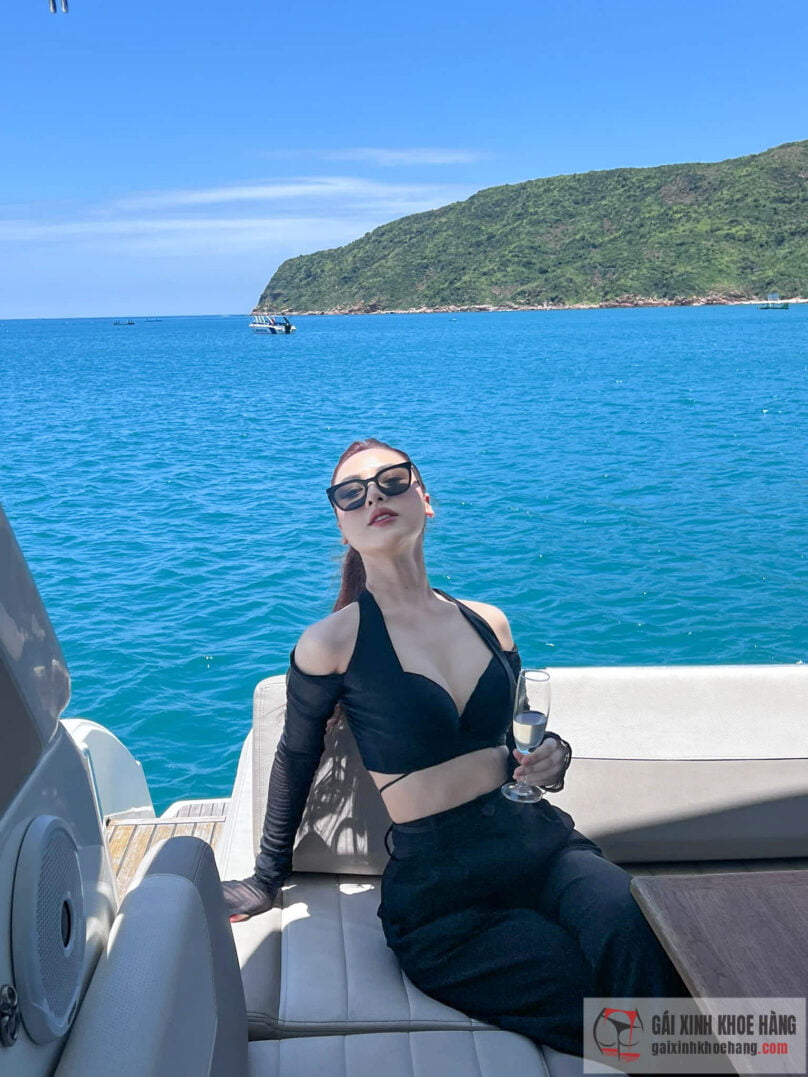 Cùng ngắm loạt ảnh xinh đẹp hút hồn của hot girl Duyên Bkrông!