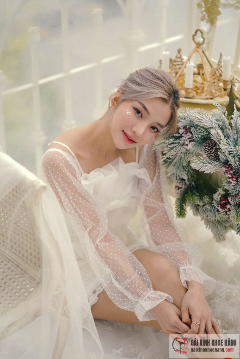 Cùng ngắm loạt ảnh sexy nóng bỏng của Anun Sasinun