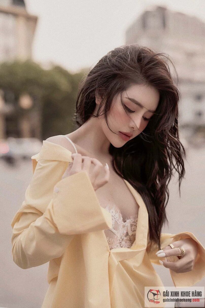 Cùng ngắm loạt ảnh sang chảnh yêu kiều của Mai Phương Bùi!