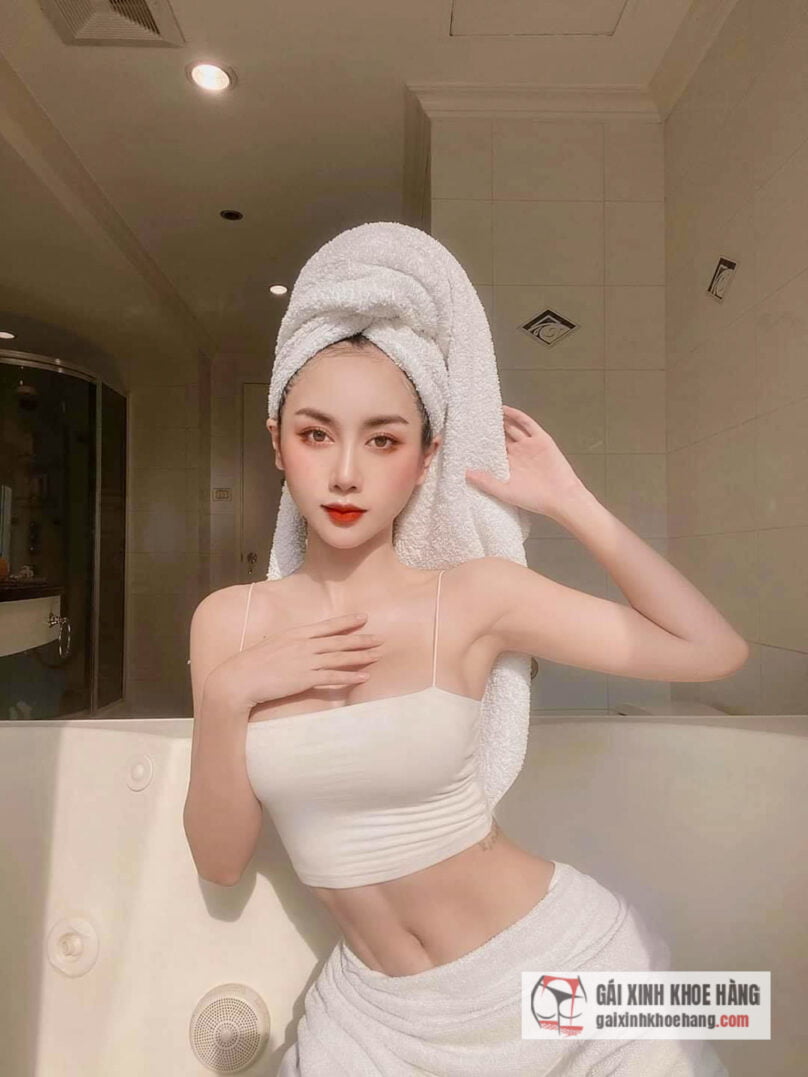 Cùng xem loạt ảnh sexy gợi cảm của DJ Quỳnh Nhi!