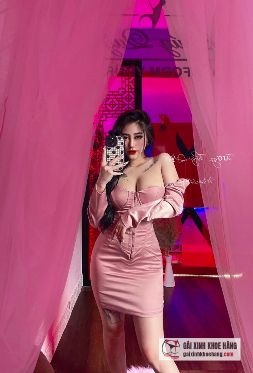 Cùng xem loạt ảnh Cosplay nóng bỏng của Trương Thúy Quỳnh!
