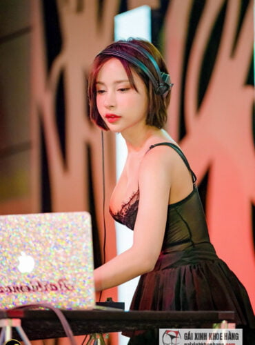 DJ Djbarbiemozz nóng bỏng bậc nhất của Thái Lan