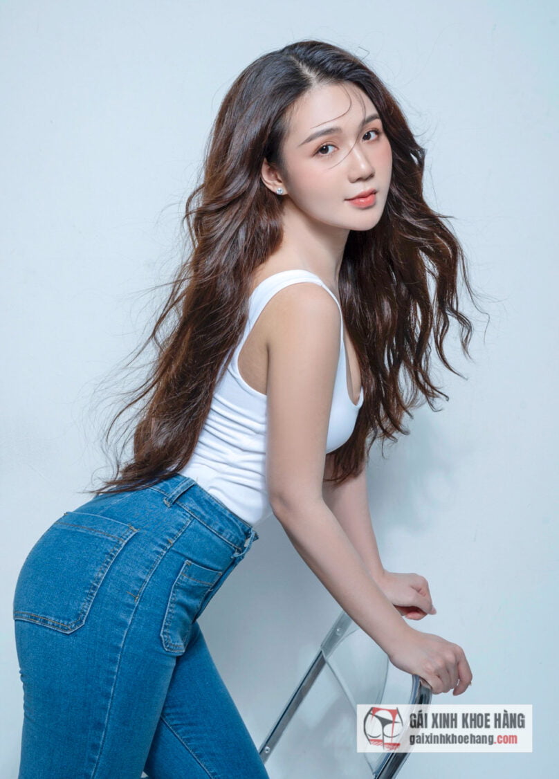 Cùng xem loạt ảnh của diễn viên Phạm Ngọc Anh mặc binini nóng bỏng!