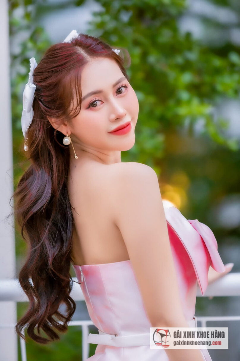 Việt Phương Thoa “em gái chị Google” mặc bikini khoe thân hình cực cháy 