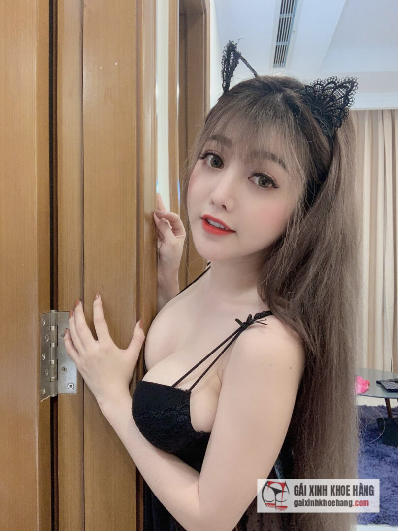 Nữ DJ Bối Bối xinh đẹp quyến rũ với 3 vòng nóng bỏng 