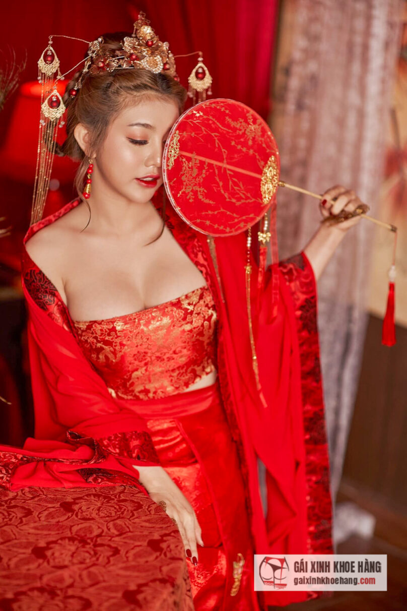 Nữ DJ Bối Bối xinh đẹp quyến rũ với 3 vòng nóng bỏng 