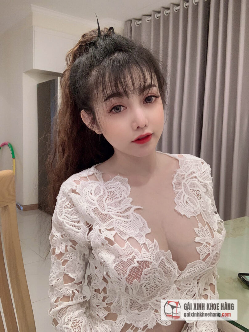 Cùng xem loạt ảnh đẫy đà xôi thịt của DJ Bối Bối!