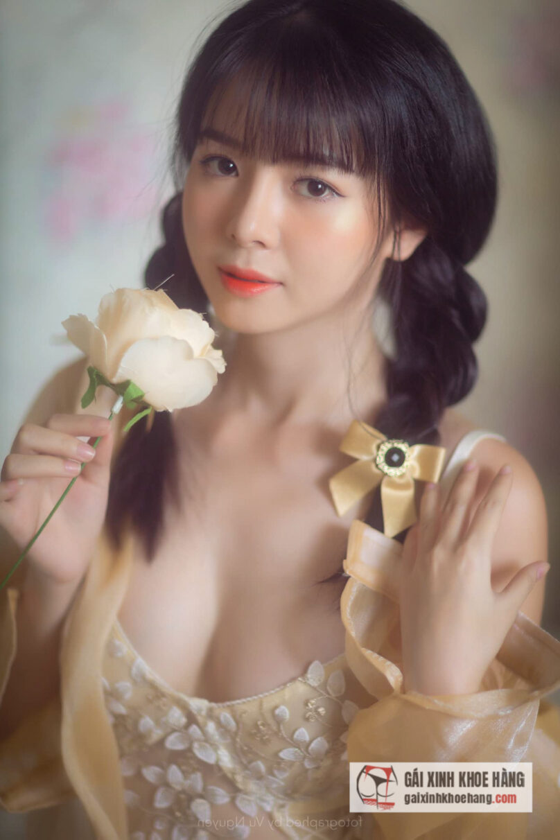 Hot Tiktoker Quỳnh Giang xinh đẹp ấn tượng bởi vẻ ngoài quyến rũ