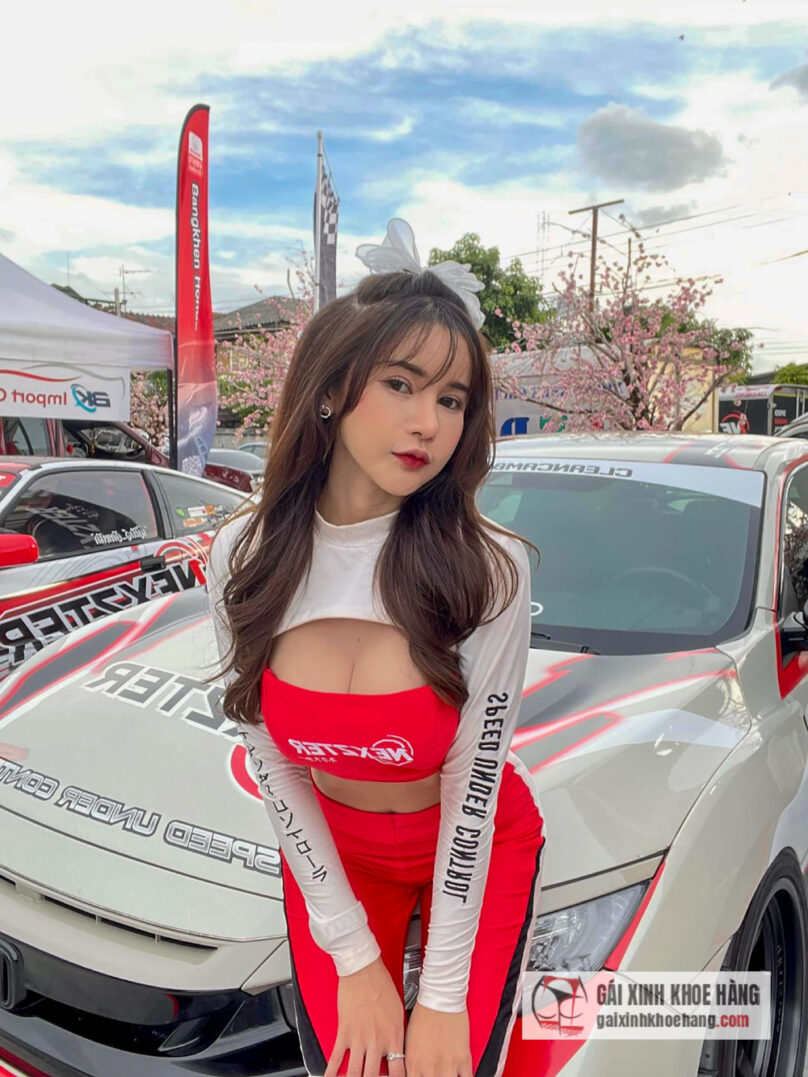 Cùng ngắm loạt ảnh bikini sexy của người đẹp Fongbeer!