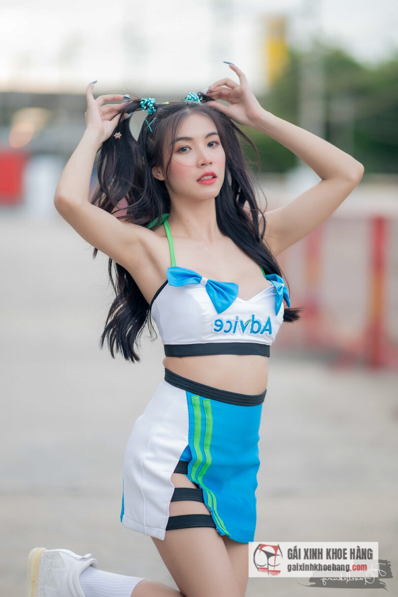 Bỏng mắt trước những đường cong của người mẫu Maeylin Lin