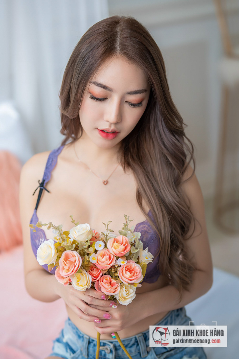 Người mẫu nội y Thùy Trang khoe vóc dáng nóng bỏng trong bikini