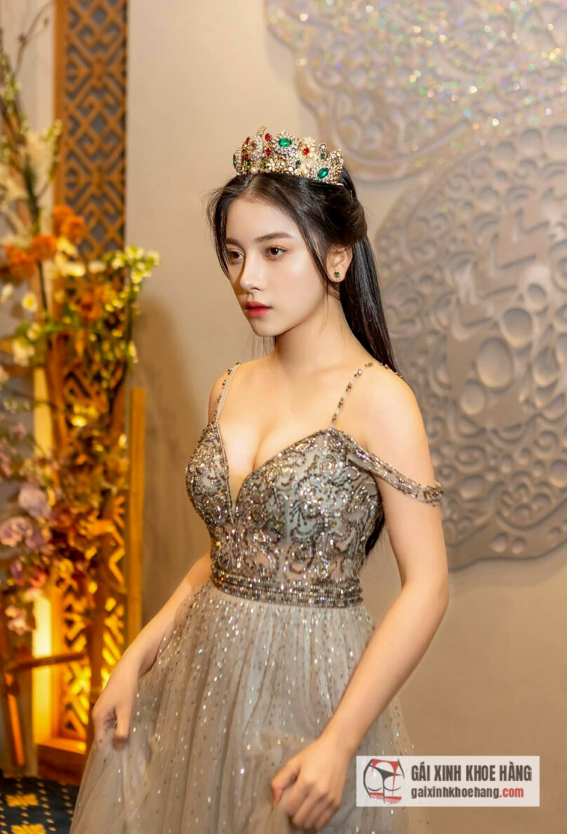 Cùng xem loạt ảnh của Nguyễn Thị Hằng với vẻ đẹp tựa thiên thần! 