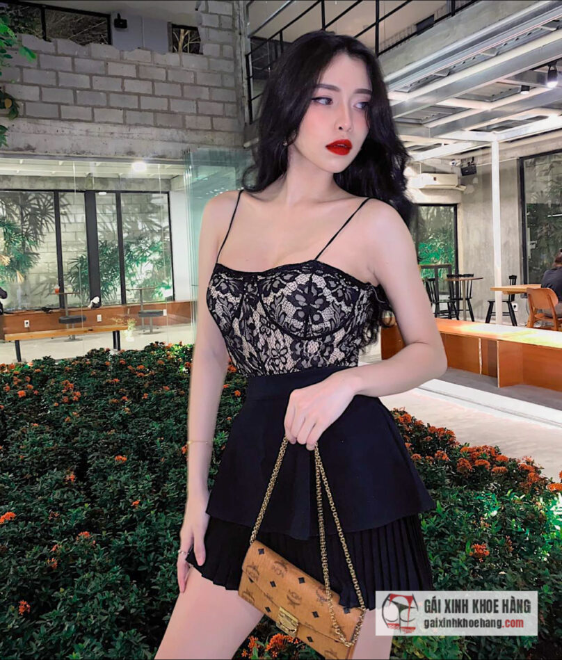 Xem loạt ảnh khoe thân hình nóng bỏng của Nhã Thy