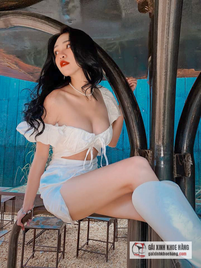 Xem loạt ảnh khoe thân hình nóng bỏng của Nhã Thy