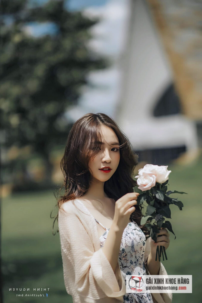Hot girl Nguyễn Vân Anh chuộng đồ gợi cảm khoe dáng chuẩn từng centimet