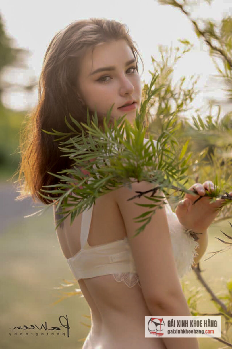 Cùng xem những hình ảnh xinh đẹp tựa thiên thần của Jessie Vard