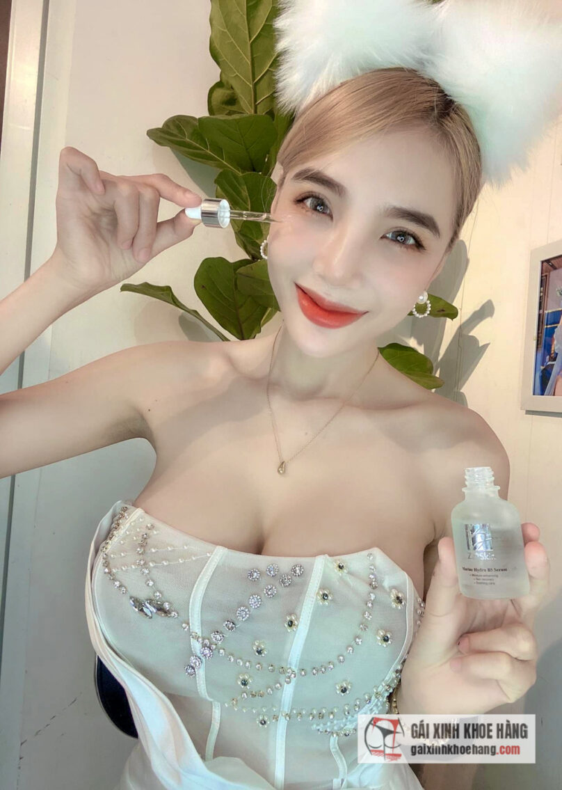 Người mẫu Linh Hana xinh đẹp đa tài và thân hình siêu quyến rũ