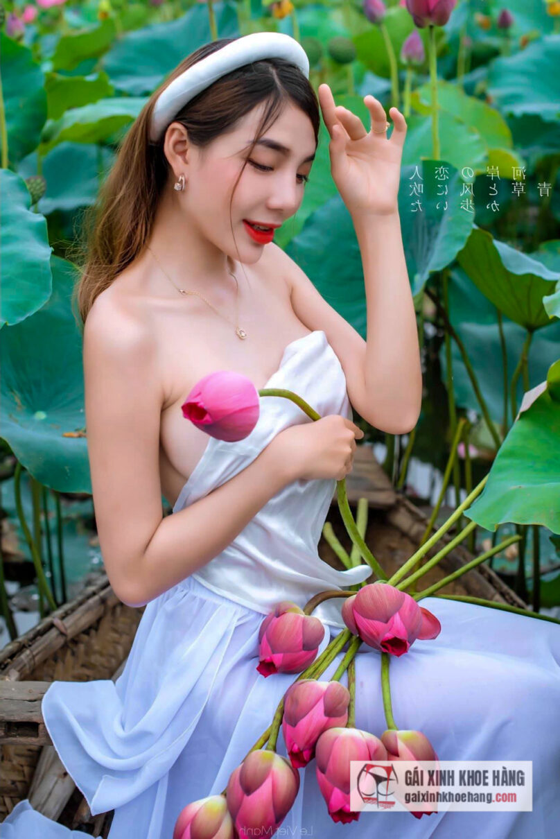 Cùng xem loạt ảnh model Linh Hana với body siêu nóng bỏng!