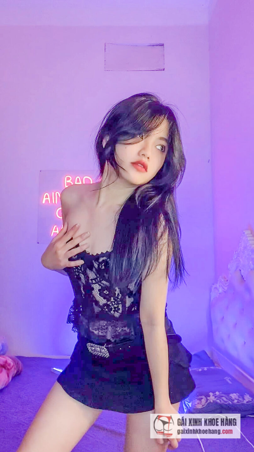 Cùng ngắm loạt ảnh xinh đẹp đáng yêu của hot teen Phương Linh!