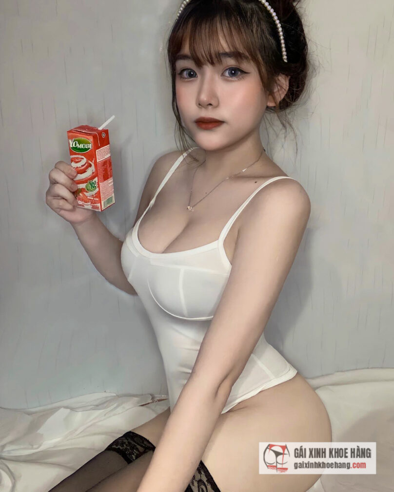 Cùng ngắm loạt ảnh nóng bỏng của hot girl Thanh Thủy!