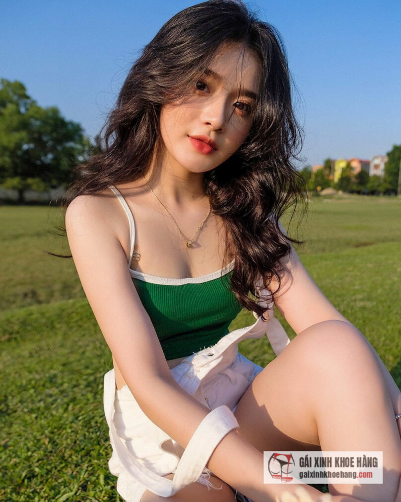 Nữ hình 2k khiến bao trái tim ngây ngất vì quá xinh đẹp