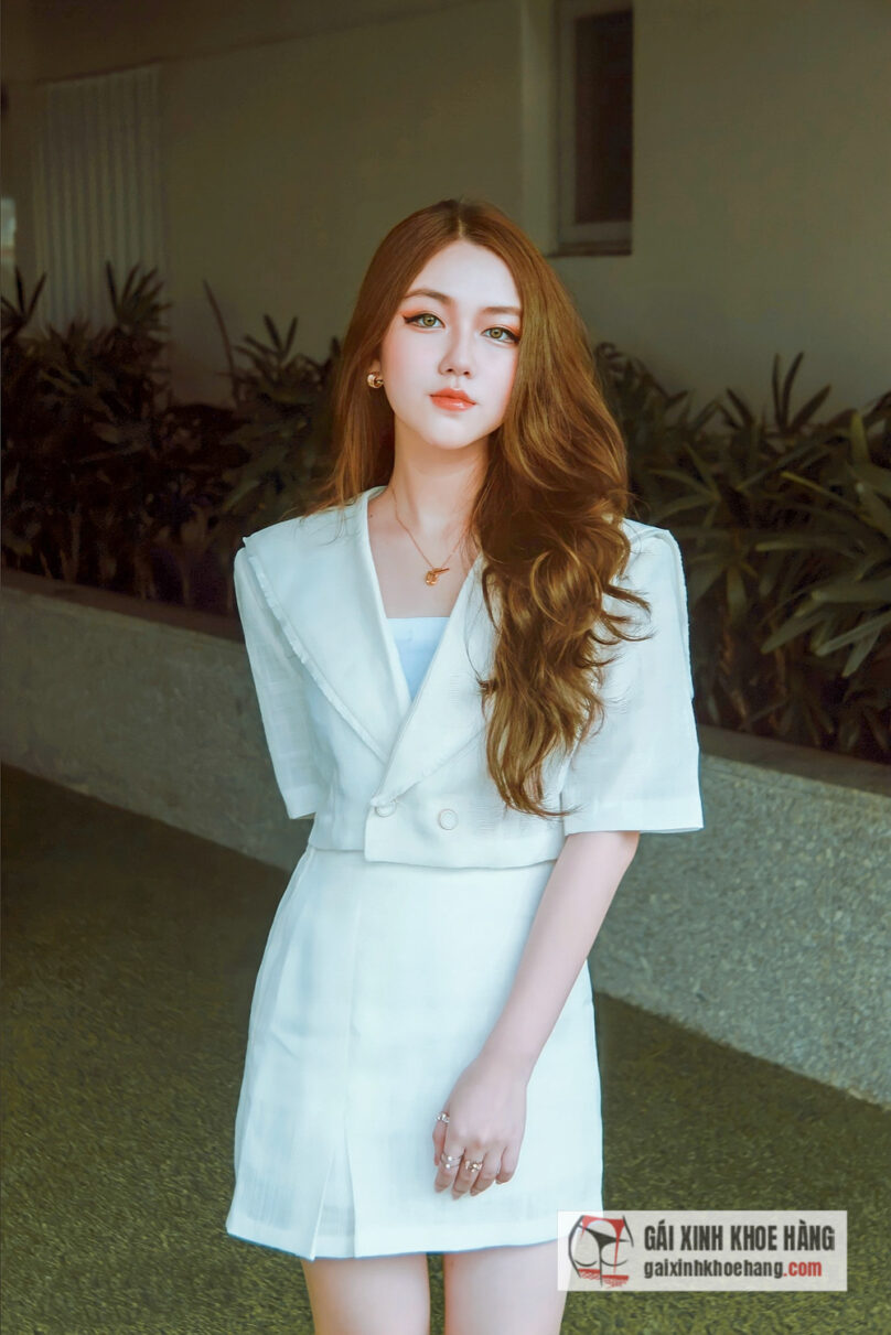Hot teen Thoại Nghi cô nàng người mẫu xinh đẹp 17 tuổi