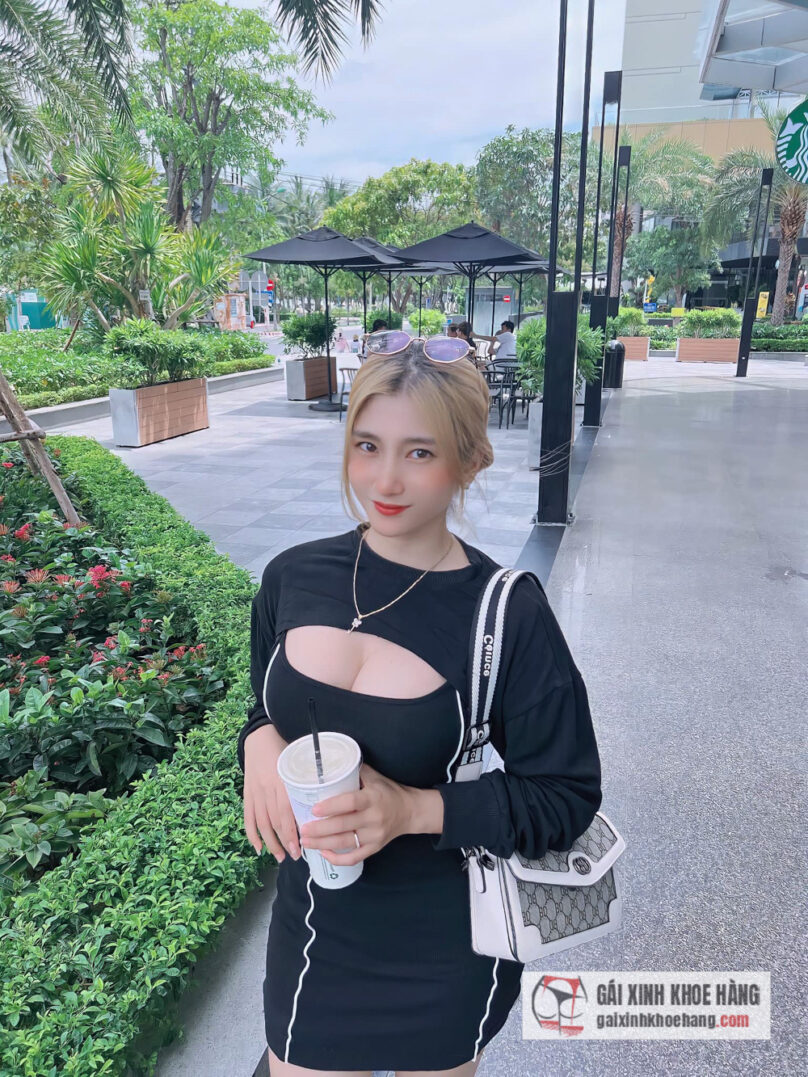 Nguyễn Xuyến – hot mom nổi tiếng với phong cách sexy gợi cảm