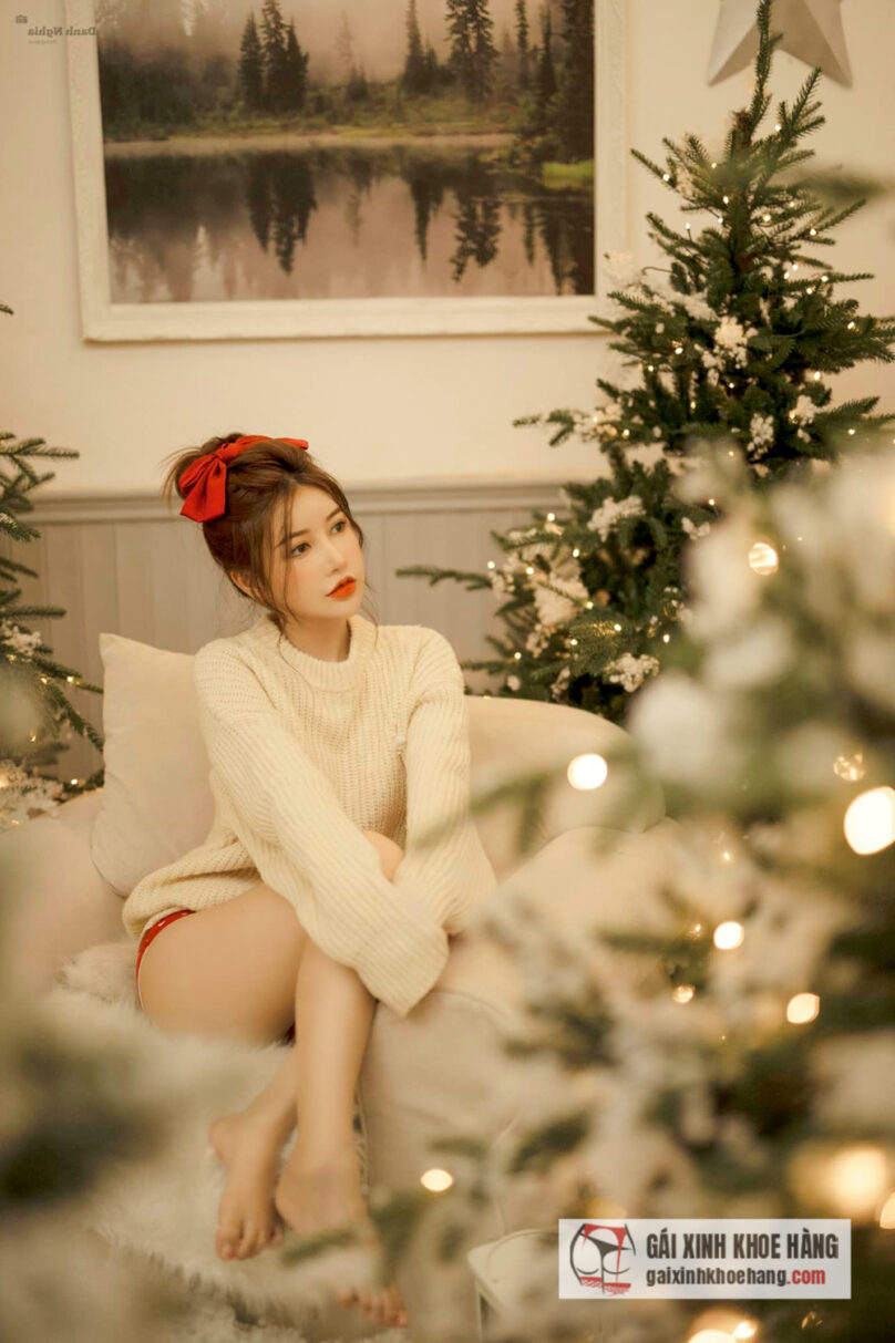 Người mẫu Cửu Nhi với thân hình sexy gợi cảm hết chỗ chê
