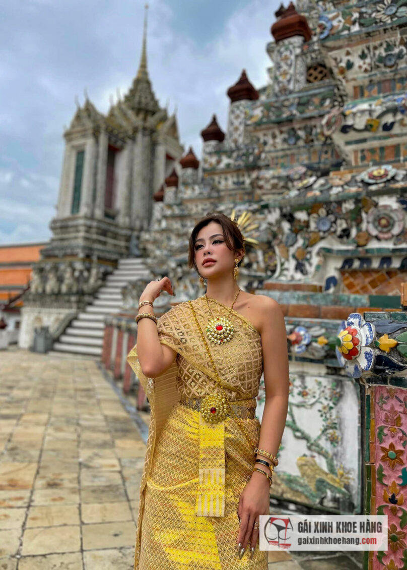 Cùng xem loạt ảnh nóng bỏng sexy của Tuyết Nhi 2k!