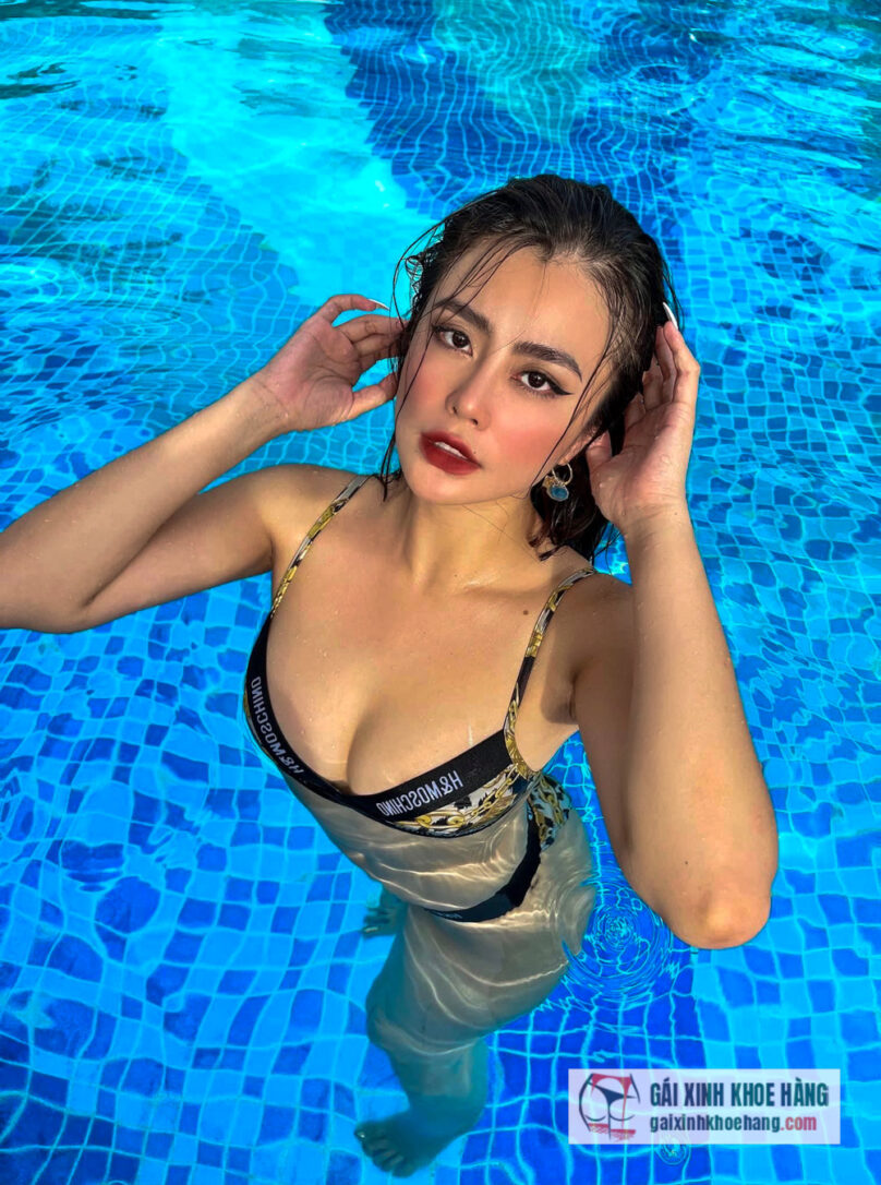 Người mẫu 2k Trần Tuyết Nhi khoe thân hình quyến rũ trong bikini